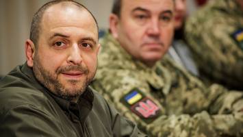 ukraine zittert vor us-wahlen - verteidigungsminister umerow will weiterkämpfen