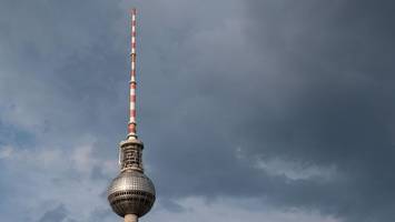 trüber start in die woche – mit schauern und gewitter