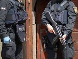festnahmen in großraum stuttgart: polizei gelingt empfindlicher schlag gegen gangkriminalität