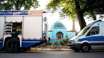 Islamisches Zentrum: Bilder von der Razzia in Blauer Moschee