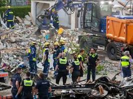 explosion in memmingen: rettungskräfte finden toten 17-jährigen in zerstörtem wohnhaus