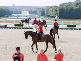 Immer wieder verstörende Bilder: Deutsche Equipe reitet gegen Skandal-Schlagzeilen an