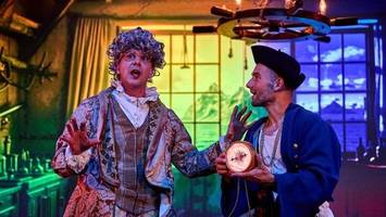 wedding: „prime time theater“ amüsiert mit piraten-abenteuer
