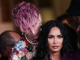 Wir stellen vor: Baby Violet: Musikvideo deutet Megan Fox' Schwangerschaft an