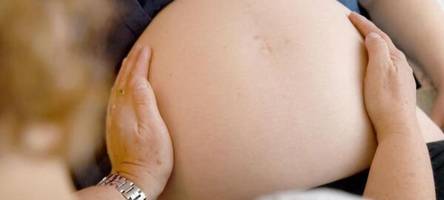 neue finanzielle anreize für hebammen in hessen