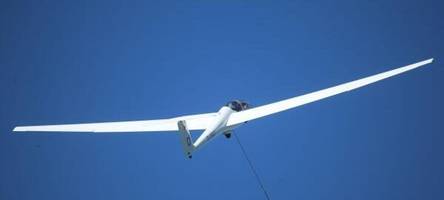 segelflieger muss notlanden - insassen verletzt