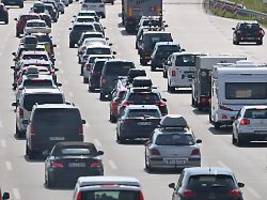 15 millionen fahrzeuge geplant: studie: bundesregierung reißt e-auto-ziel um 40 prozent