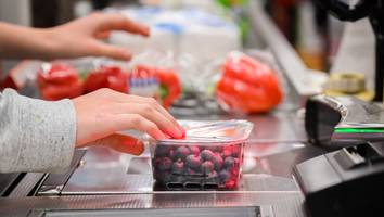 filialleiter warnt - fehler an der kasse: hier zahlen sie beim supermarkt & discounter unnötig drauf