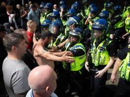 nach messerattacke in southport: neue unruhen bei rechten demos in großbritannien