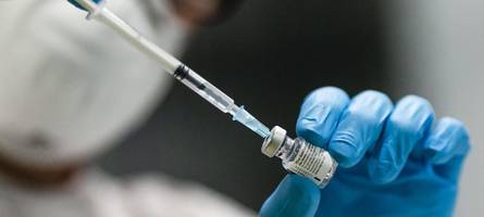 omikron-variante jn.1: wann ist der neue corona-impfstoff verfügbar? für wen ist er sinnvoll?