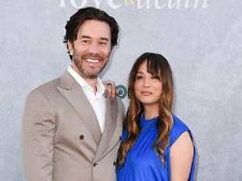 waren sofort verbunden: kaley cuoco und tom pelphrey haben sich verlobt