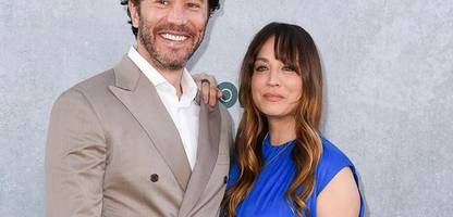 kaley cuoco: »big bang theory«-star hat sich mit kollege tom pelphrey verlobt