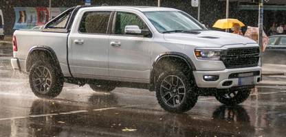 pick-ups in europa: wie der ram 1500 deutsche straßen erobert