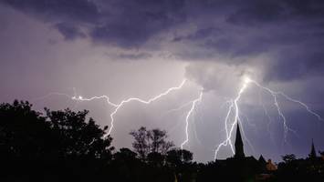gewitter, hagel, sturm - jugendlicher (15) stirbt nach blitzeinschlag - so schützen sie sich vor unwettern