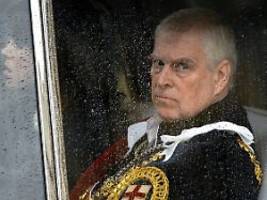 könig zahlt bodyguards privat: charles iii. kündigt prinz andrews sicherheitsteam