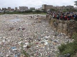 leichen auf mülldeponie entdeckt: kenianischer frauenmörder flieht aus polizeigewahrsam