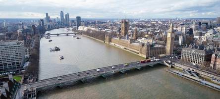 experten sind besorgt: droht ein tsunami in der themse?