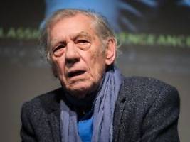 schwerer bühnensturz mit folgen: ian mckellen traut sich nicht mehr auf die straße