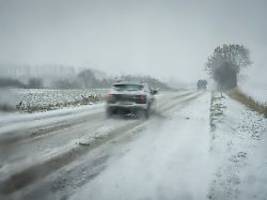 in bestimmtem zeitenfenster: dänemark will 17-jährige alleine ans steuer lassen