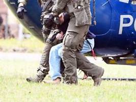 dna offenbar an tatwaffe: ermittler untersuchen handy des terror-verdächtigen