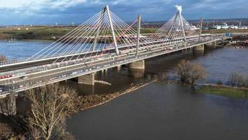 Unfall an Leverkusener Brücke: Ein Toter und sechs Verletzte 