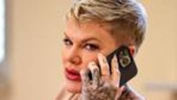 rechtsextremismus: schlagersängerin melanie müller geht gegen gerichtsurteil vor