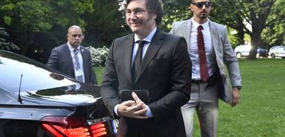 javier milei: für spionage ist in argentinien auf einmal geld da