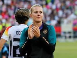 Torhüterin Frohms macht Schluss: DFB-Frauen müssen überraschenden Rücktritt verkraften