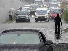 Mailand und Bari betroffen: Schwere Unwetter setzen Teile Norditaliens unter Wasser