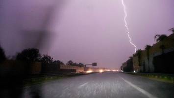 Unwetter: Heftige Regenfälle fluten Innenstadt von Uetersen