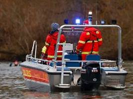 23-Jähriger rettet sich an Busch: Zwei Menschen nach Badeausflug in der Donau vermisst