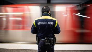 Erschreckender Trend: Immer mehr Angriffe in Bussen und Bahnen