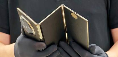 huawei mate xt: chinesischer hersteller zeigt zweifach auffaltbares smartphone