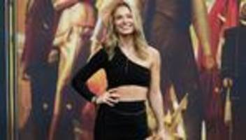 leute: moderatorin lola weippert: tumor in ihrer brust ist gutartig