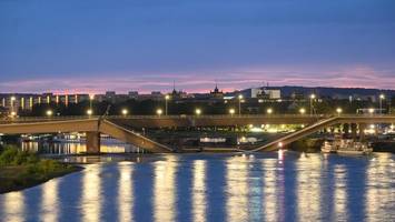 Webcam-Video zeigt einstürzende Carolabrücke in Dresden