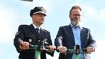 minister besorgt: zahl der e-scooter-unfälle im land gestiegen