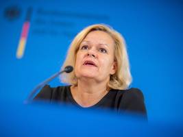 migrationspolitik: faeser verspricht: keine langen staus durch grenzkontrollen
