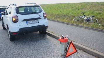 Rennradfahrer übersieht Auto: erneut Unfall auf dem Hauptdeich