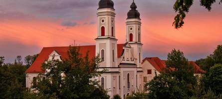 schwabenakademie: appell für tagungs-teilnahme des hinausgeworfenen direktors