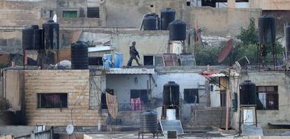 israel: soldaten sollen nahe dschenin leiche eines palästinensers vom dach gestoßen haben