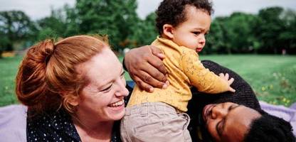 Sinkende Geburtenraten: »Fangt früher an mit dem Kinderkriegen!«