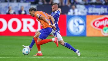 Stromausfall im Stadion - TV-Chaos bei Schalke-Spiel: Partie minutenlang nicht zu sehen