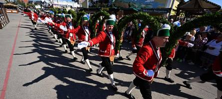 Bildergalerie: Die ersten Eindrücke des Eröffnungstags auf der Wiesn