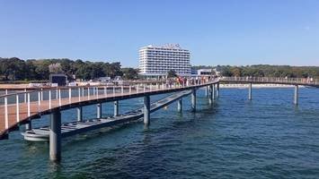 Seebrücke fertig: Bauwerk löst Sonnen-Problem in Timmendorf