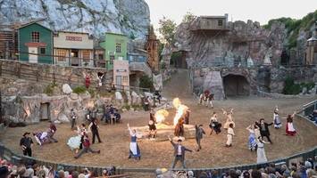 karl-may-spiele: harte sitze, flache witze, kaum frauenpower