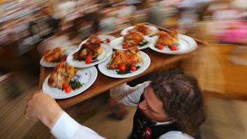 Preisschock auf dem Oktoberfest - Hendl zu teuer? Warum hohe Gastronomie-Preise keine Überraschung sein sollten