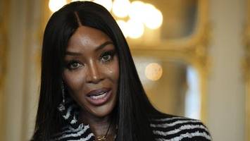 supermodel naomi campbell zu wohltätigkeits-sperre verdonnert