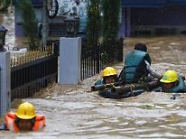 Erdrutsche blockieren Straßen: Mindestens 66 Tote durch Hochwasser in Nepal