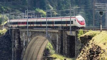 Warum es Deutschland nicht hinkriegt - Schweizer Bahnchef beobachtet Lage: „Ich leide mit den Kunden der Deutschen Bahn mit“