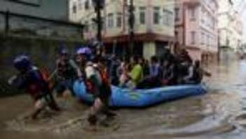 Nepal: Zahl der Toten nach Überflutungen in Nepal steigt